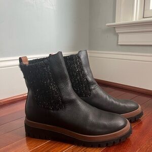 Kenneth Cole gentle soles black leather boots. Size 9. In great condition